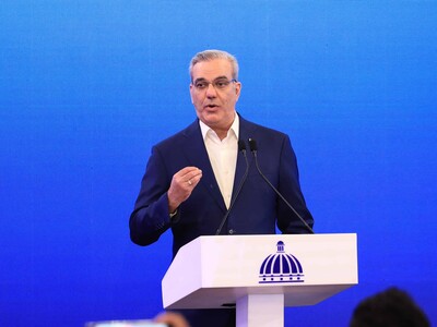 Abinader: pobreza monetaria bajó a 15.3 % en primer trimestre 2026
