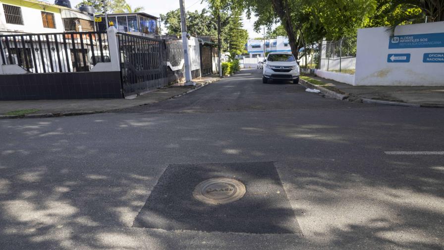 Ministerio de Obras Públicas soluciona el hoyo "rompe gomas" en la avenida Buenaventura Freites