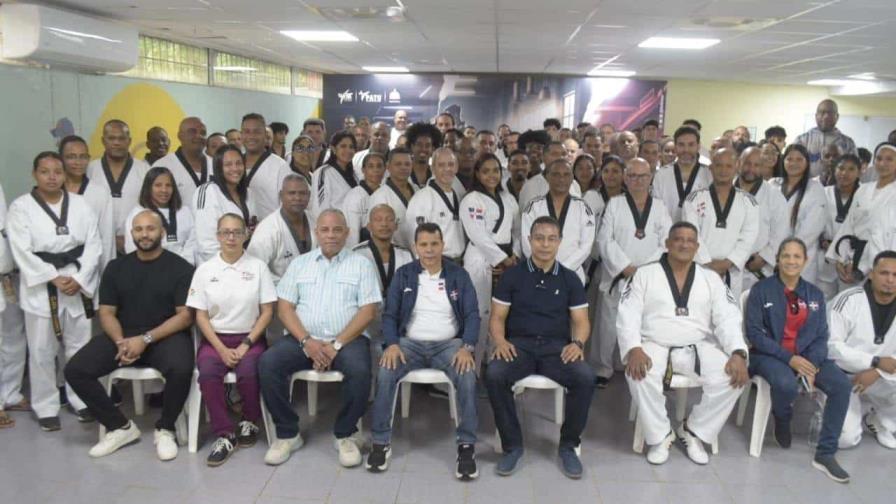 Federación Dominicana de Taekwondo realiza seminario para entrenadores por Santo Domingo 2026