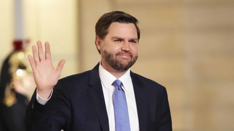 Exceso de regulación de la IA podría matar una industria en auge, advierte J.D. Vance