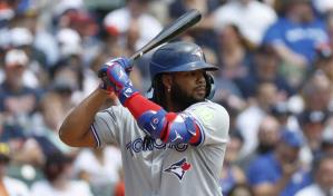 Vladimir Guerrero Jr., le destrozó con el madero el control salarial a Toronto