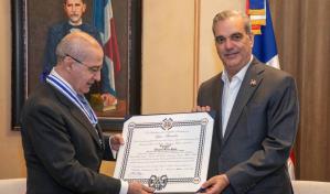 Abinader impone Orden al Mérito de Duarte, Sánchez y Mella al académico Feliciano Barrios Pintado Abinader impone Orden al Mérito de Duarte, Sánchez y Mella al académico Feliciano Barrios Pintado