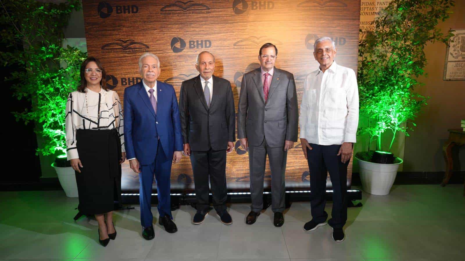 Josefina Navarro, Luis Molina Achécar, Dennis Simó, Steven Puig y Mariano Mella.