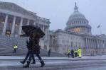 La nieve y la lluvia helada azotan el este de EE. UU., California se prepara para inundaciones La nieve y la lluvia helada azotan el este de EE. UU., California se prepara para inundaciones