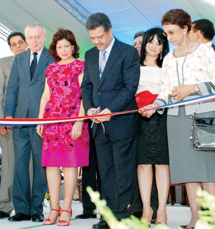 El presidente Leonel Fernández en el momento en que deja oficialmente abierto el Metro de Santo Domingo en enero de 2009.