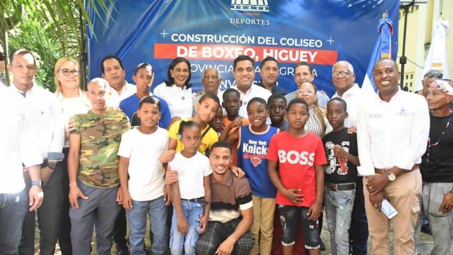 Ministro Kelvin Cruz encabeza inicio de construcción de Coliseo de Boxeo en La Altagracia