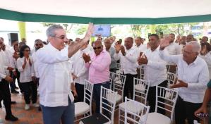 Abinader inaugurará este viernes carretera Comendador-Guaroa-Macasías en Elías Piña