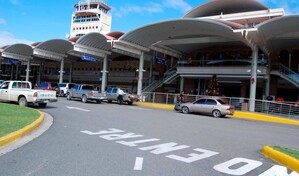 Varios heridos durante incidente entre civiles y agentes de Digesett en el aeropuerto del Cibao