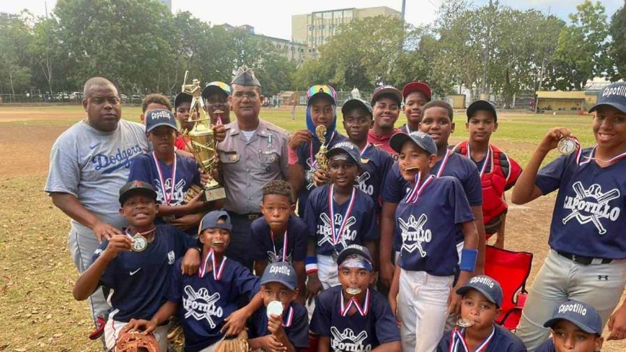 Capotillo gana Torneo Béisbol para Niños, organizado por la Policía Nacional