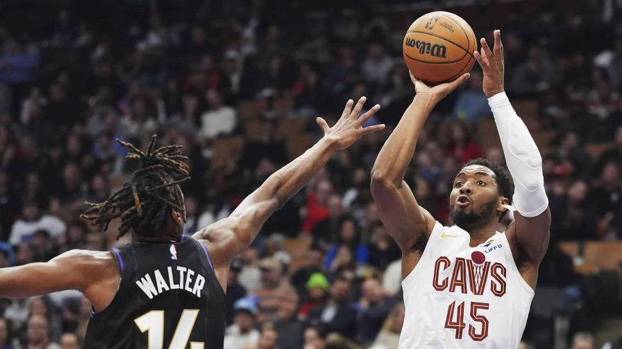 Cavaliers, líderes del Este, aplastan 131-108 a los Raptors en su octava victoria en nueve juegos