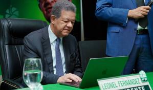 Leonel Fernández da inicio a la plenaria de votación del Congreso de la Fuerza del Pueblo