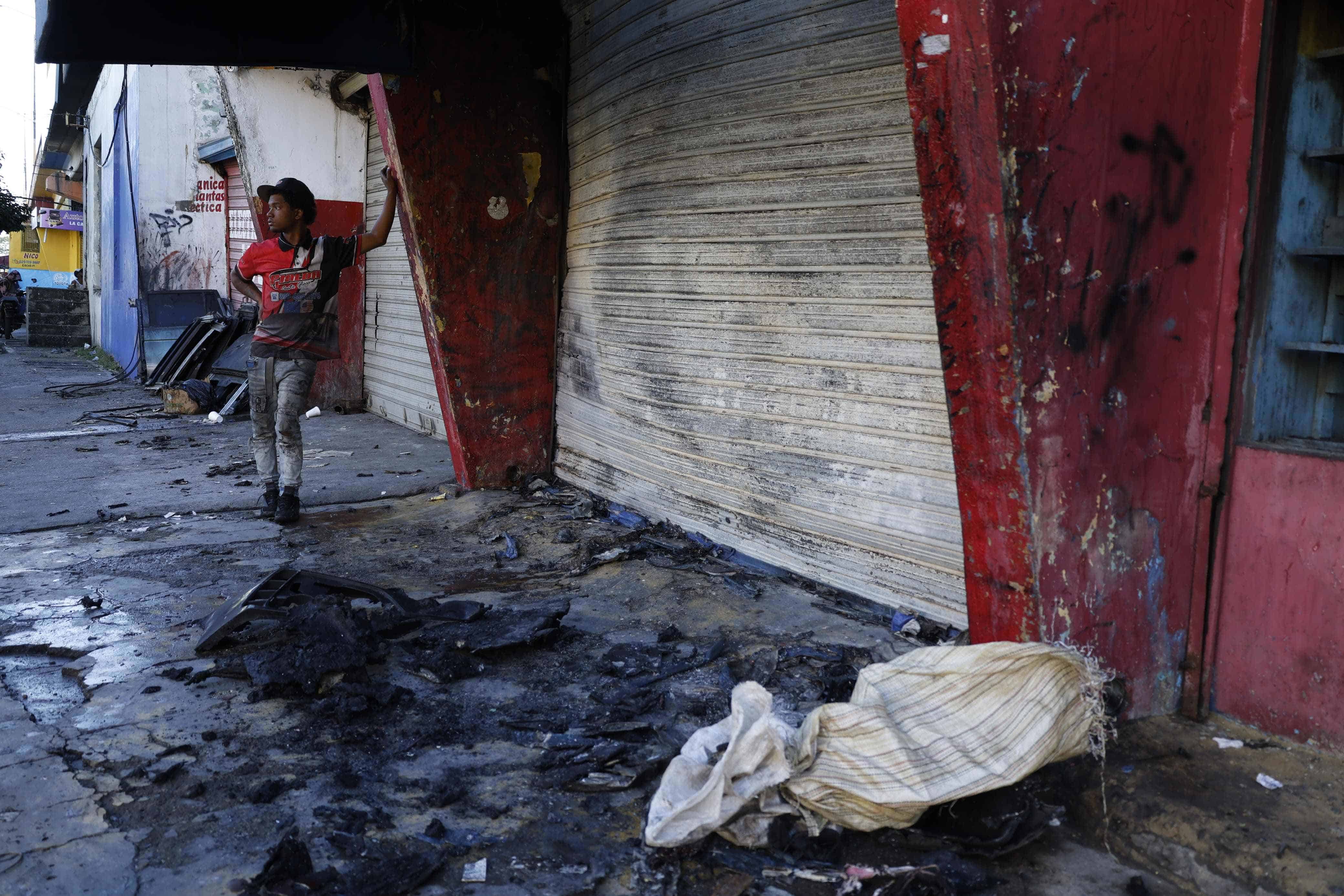 Negocio incinerados por un incendio.