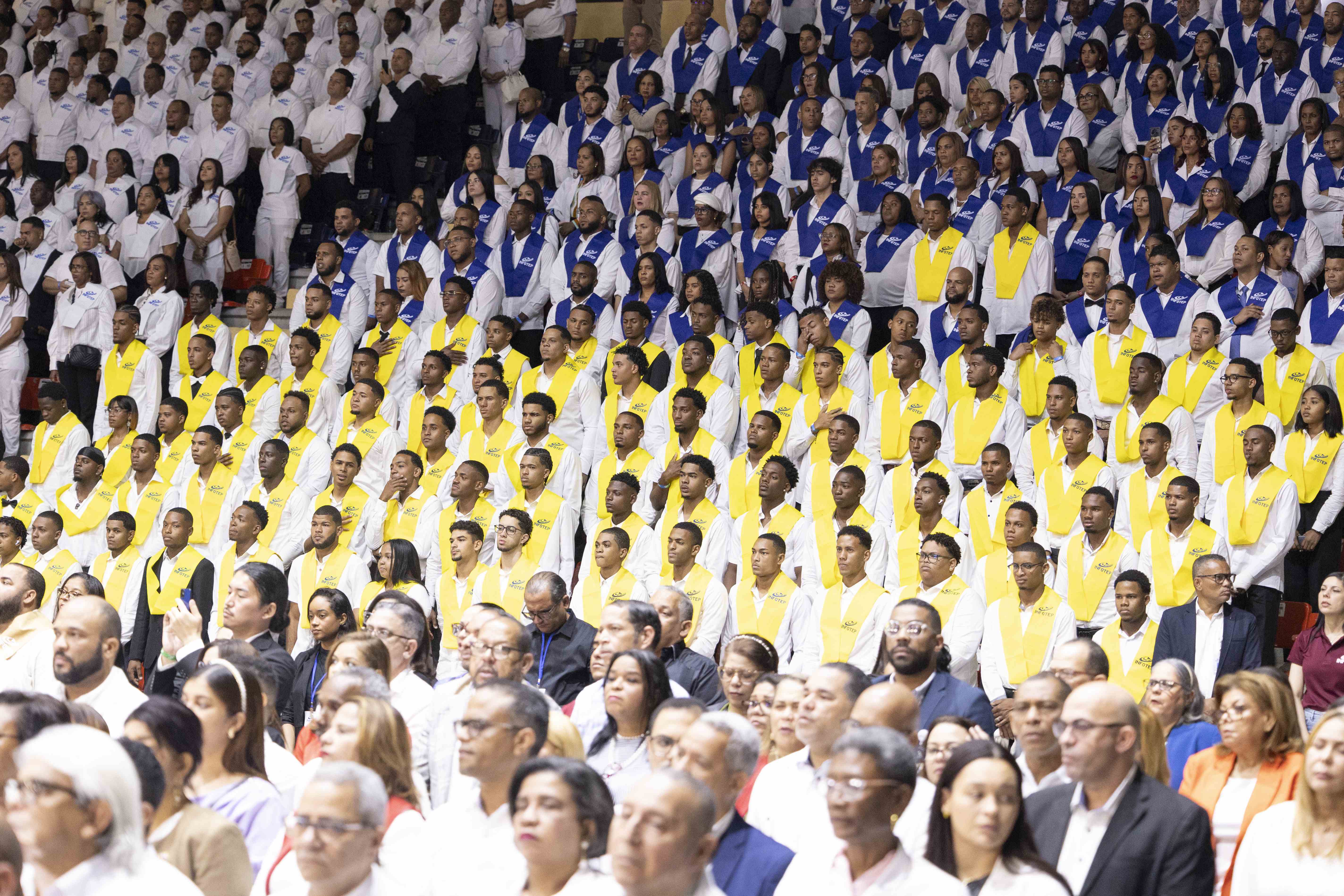 Parte de los 3,500 técnicos graduados. 