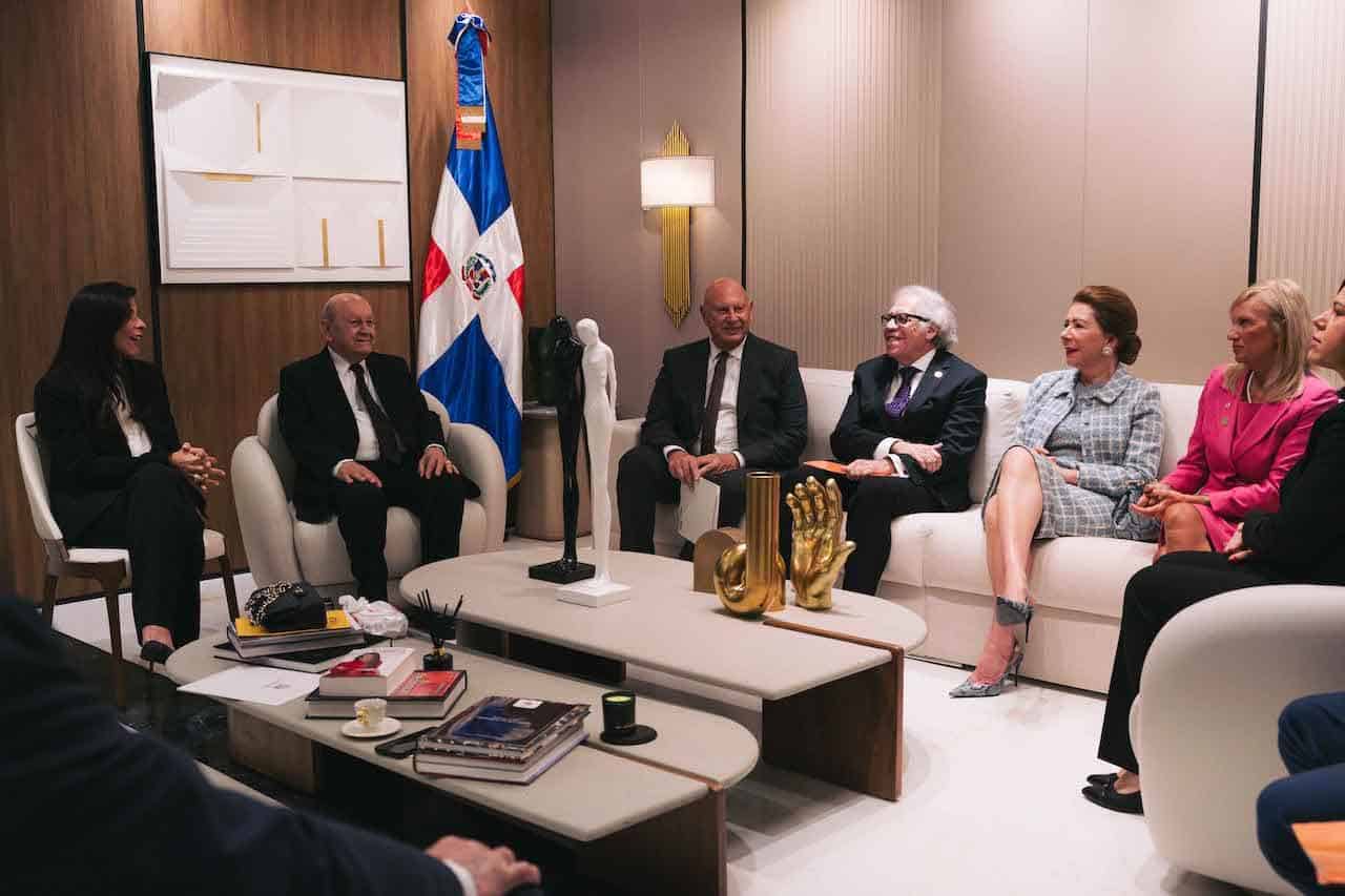  Francesca Rainieri, Franklin Holguín Haché, Pedro Catrain, Luis Almagro, Melba Segura de Grullón y Beatriz Argimón.