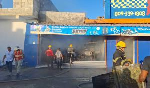 Incendio consume agencia de motocicletas en San Pedro de Macorís