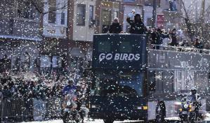 Dos personas heridas por disparos en el desfile de la victoria de los Eagles