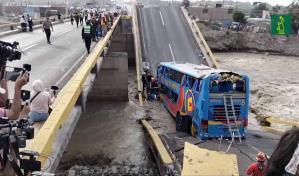 Colapso de puente en Perú deja 2 muertos y 41 heridos