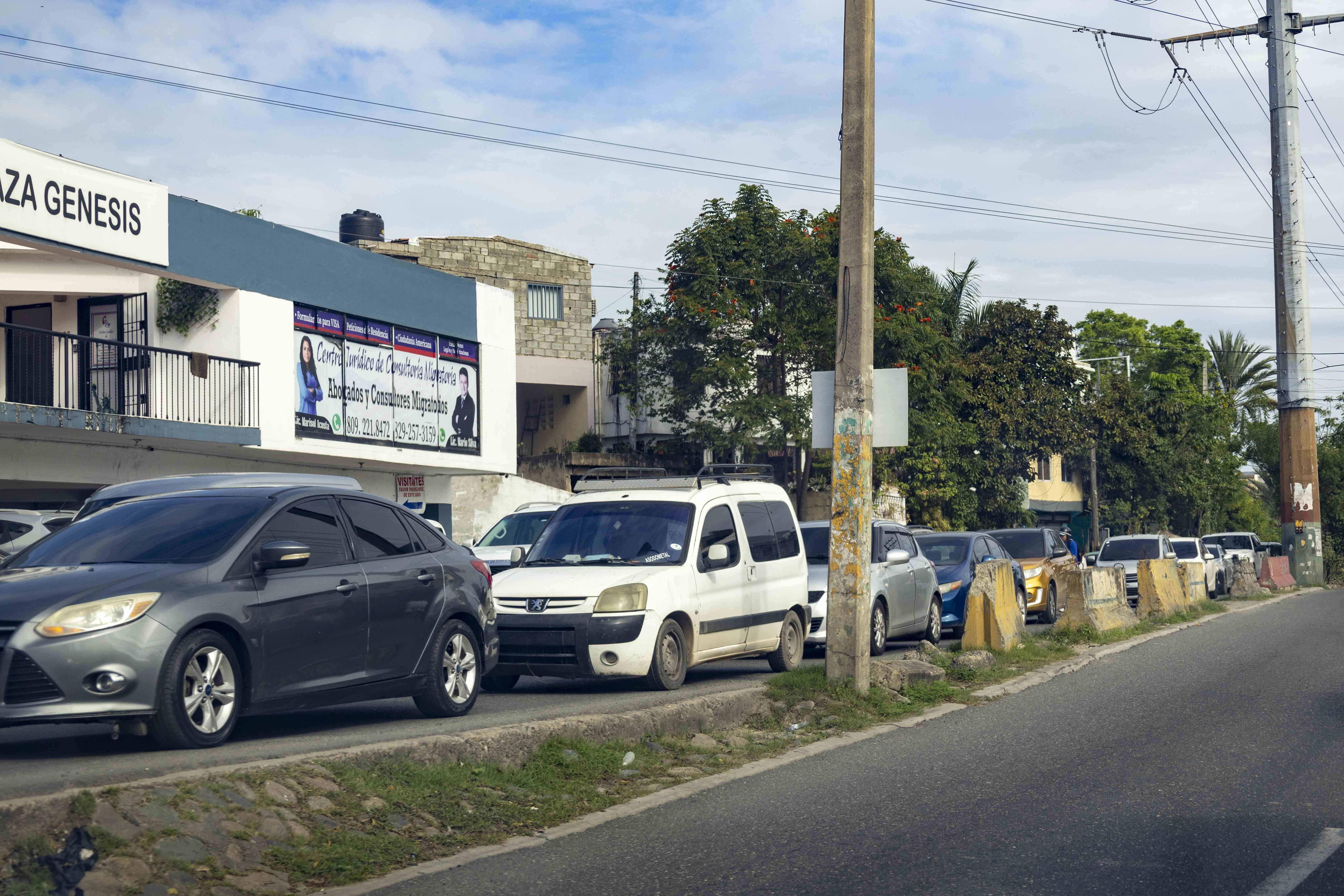 La gente demanda solución al caos vehicular.