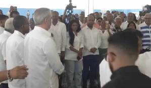Abinader entrega viviendas y títulos de propiedad en Santo Domingo Oeste