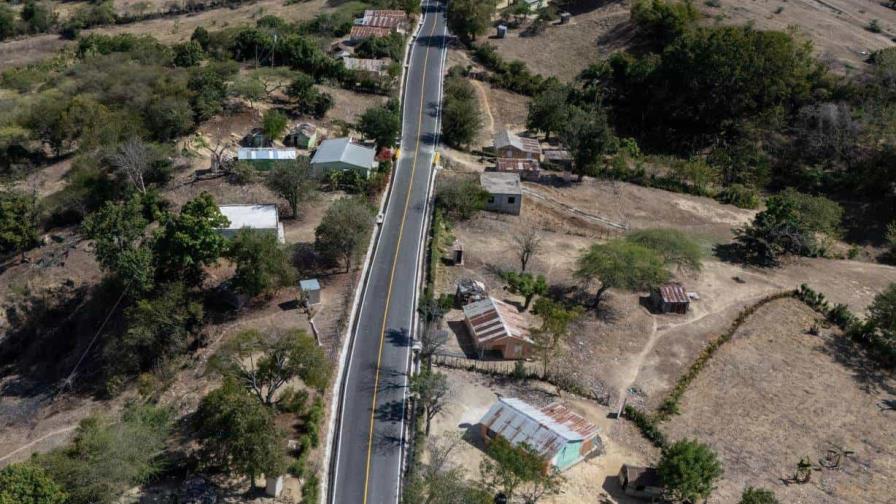 Los 31 kilómetros de la carretera Comendador-Guaroa-Macasías: un paraje entre fronteras y contrastes