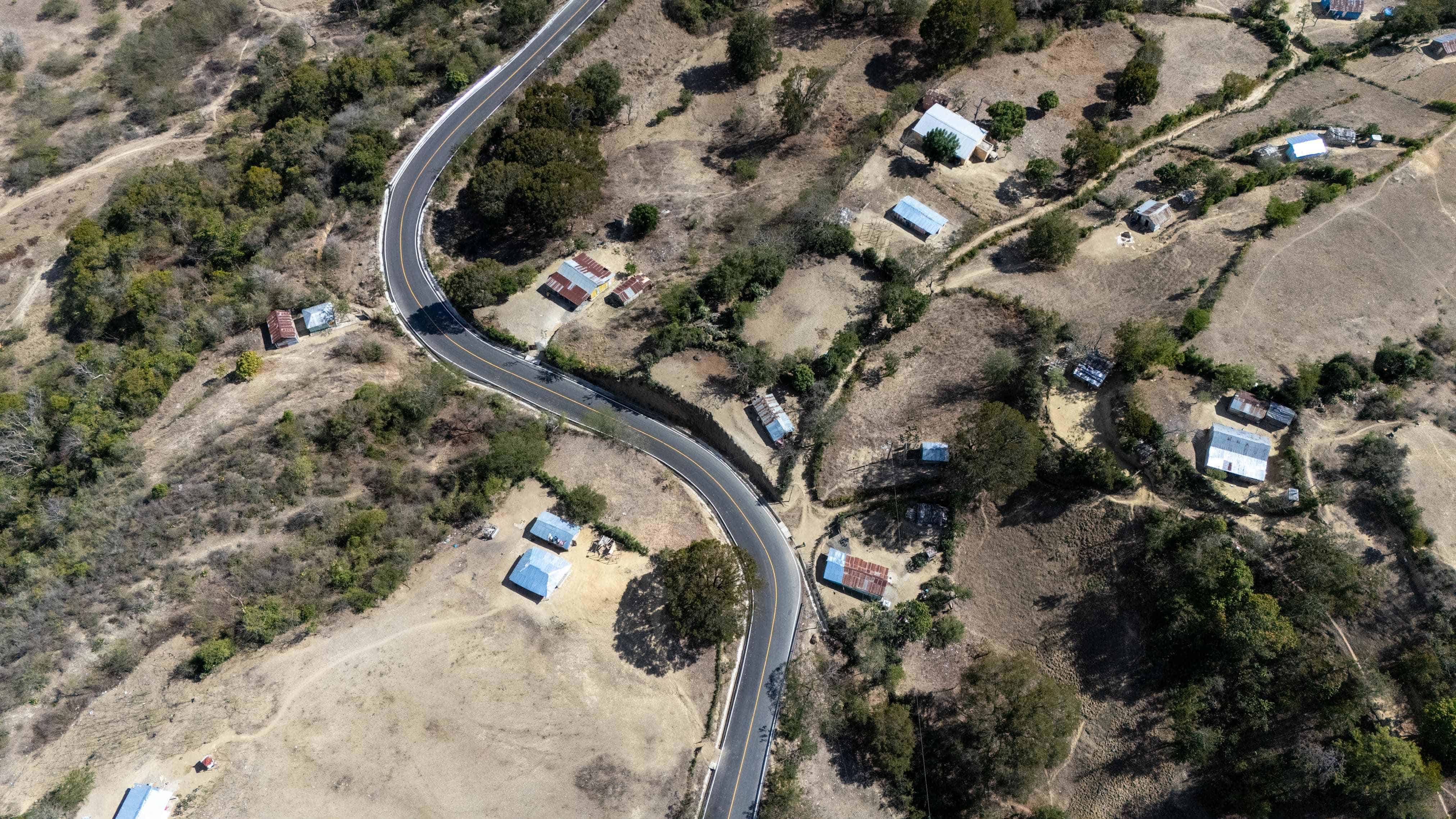 Vistas aéreas de la recién inaugurada carretera  Comendador-Guaroa-Macasías (14/2/2025). 