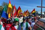 Marchan por la autopista Duarte en rechazo a la presa de colas de Barrick Pueblo Viejo