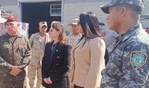 Diplomáticos de Guatemala evalúan seguridad y comercio durante visita a frontera domínico-haitiana