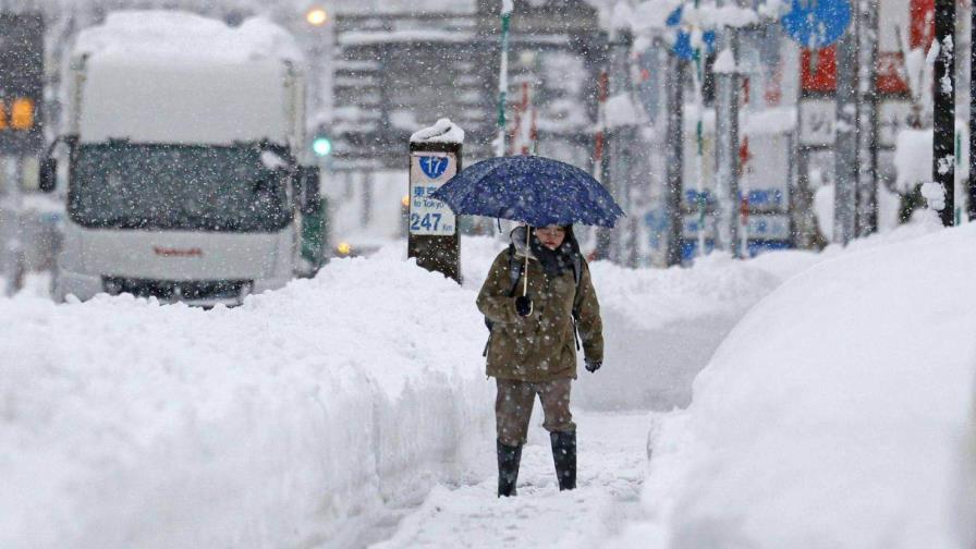 Al menos 18 muertos por nevadas récord en Japón