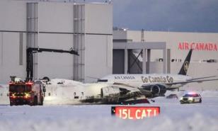 Investigadores realizan entrevistas para averiguar la causa del accidente aéreo de Toronto