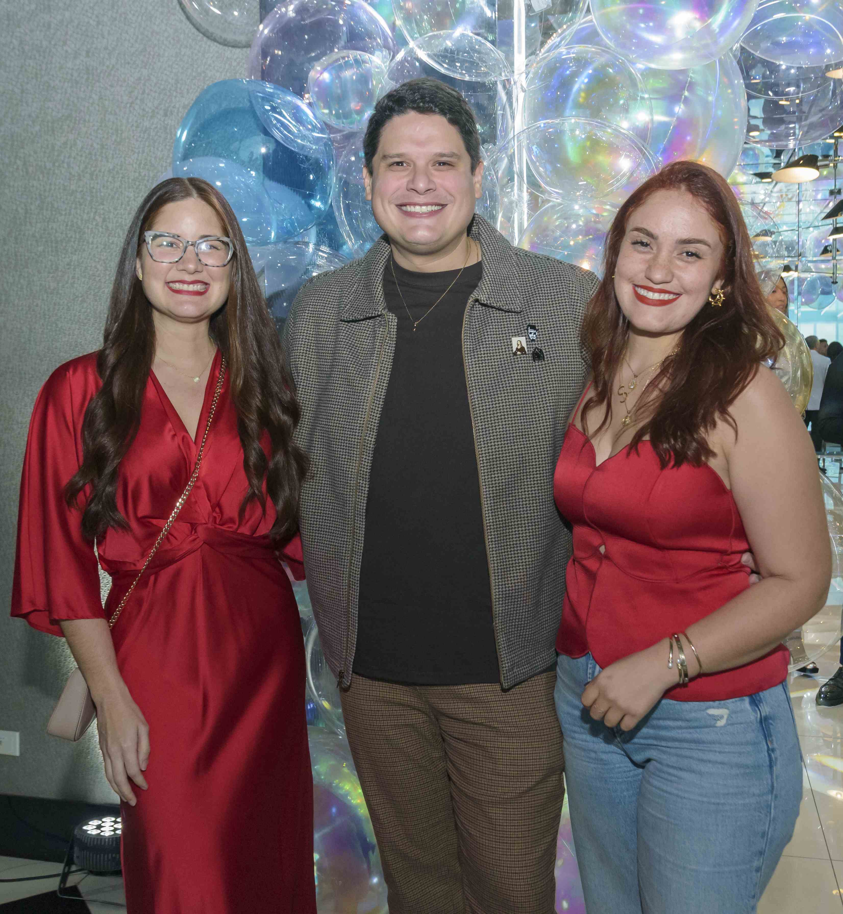 Iamdra Fermín, Jean Villanueva (El Panda) y Sarah Camille.