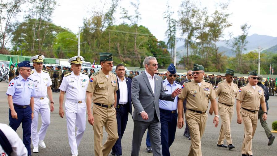 Abinader advierte RD debe prepararse ante posibles deportaciones masivas de haitianos desde EE.UU.