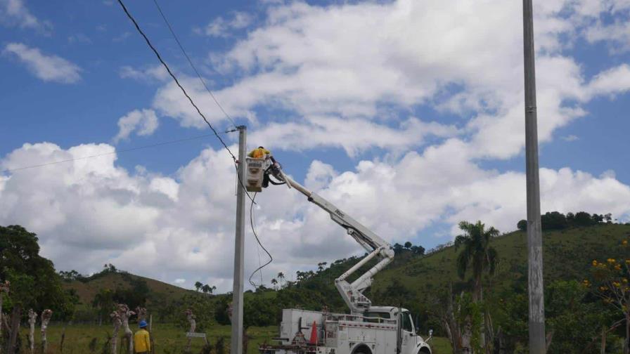 Edeeste completa rehabilitación de redes eléctricas en Santana Bella, Higüey