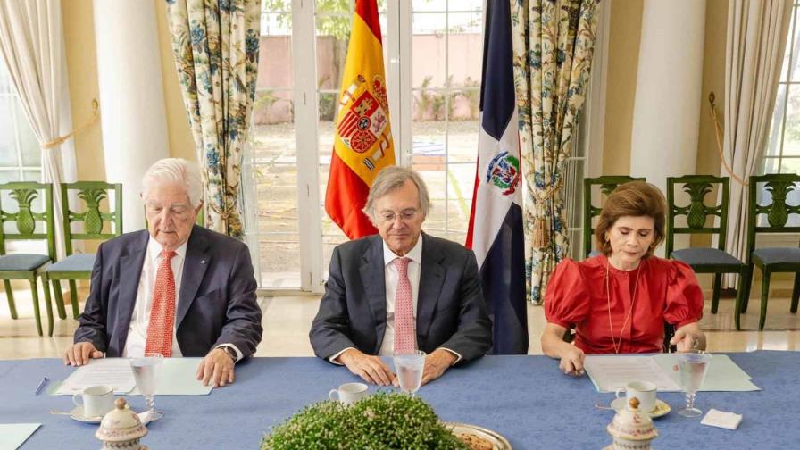 Firman acuerdo histórico para preservar la memoria de la emigración española en RD Firman acuerdo histórico para preservar la memoria de la emigración española en RD