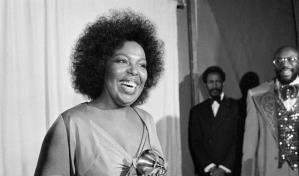 El día en que Roberta Flack se divorció de forma exprés en la República Dominicana