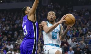 Zach LaVine anota 42 puntos y Bulls vencen a los Kings