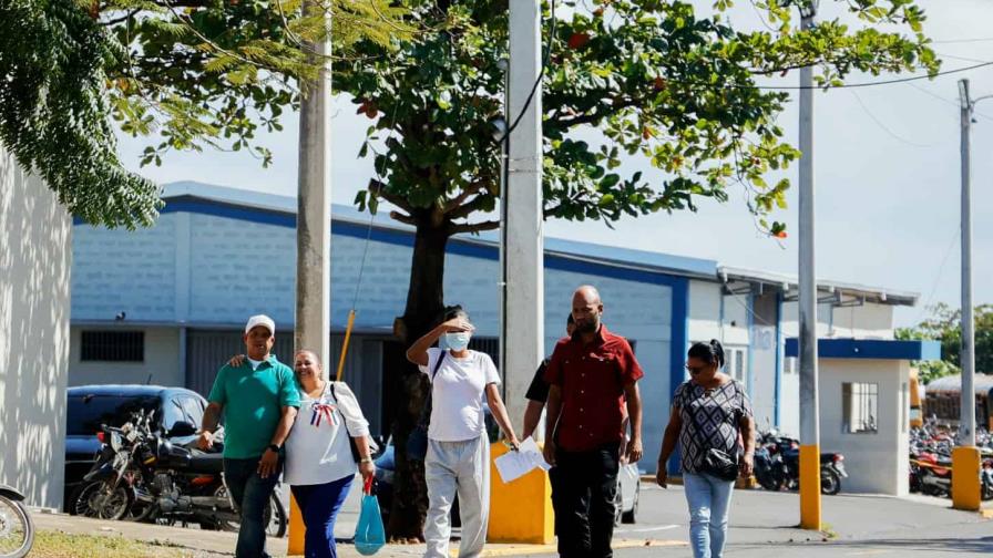 Cuatro dominicanos deportados tras años como indocumentados en Puerto Rico