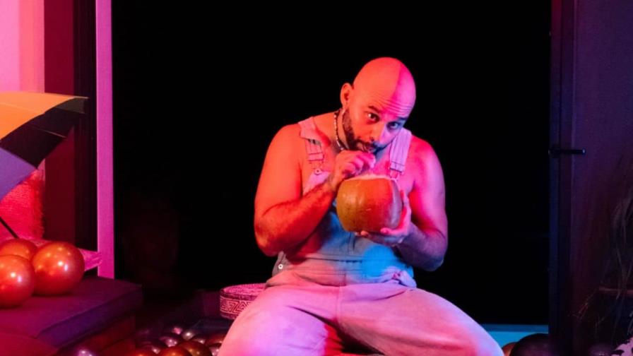 Chileno David Deflores lanza "Agüita de Coco": una explosión musical tropical Chileno David Deflores lanza "Agüita de Coco": una explosión musical tropical