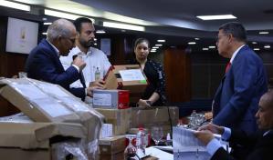 La experiencia internacional y local compiten para imprimir la nueva cédula