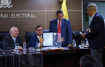 La JCE recibe propuestas económicas de 16 empresas para impresión de nueva cédula