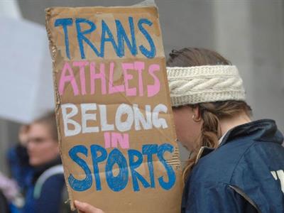 Supremo de EE. UU. se inclina contra atletas trans