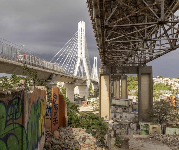 Grandes obras en la gestión de Abinader siguen en pausa