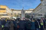 El papa encadena otra mejoría en sus problemas respiratorios tras trece días hospitalizado