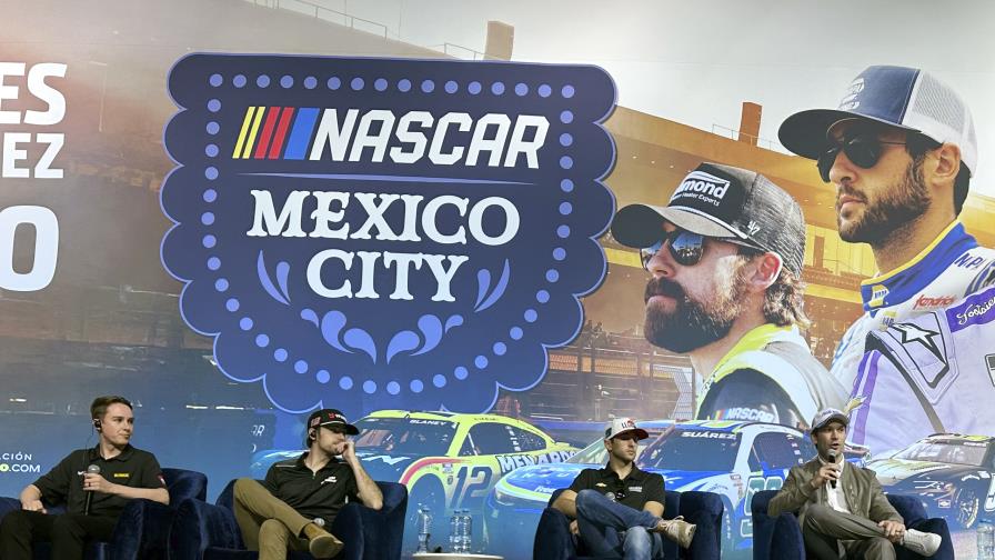 Estrellas de NASCAR disfrutan de una visita a Ciudad de México antes de debut internacional