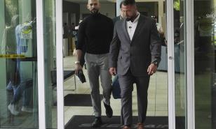 Los Tate seguir&aacute;n detenidos en EE. UU. tras audiencia sin fallo sobre su libertad bajo fianza