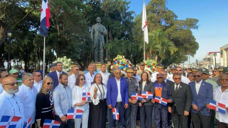 Autoridades civiles y militares de Santiago conmemoran 181 aniversario de la Independencia Nacional