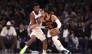 Karl Towns ausente por lesión, pero Knicks vencen a 76ers liderados por Brunson y Bridges