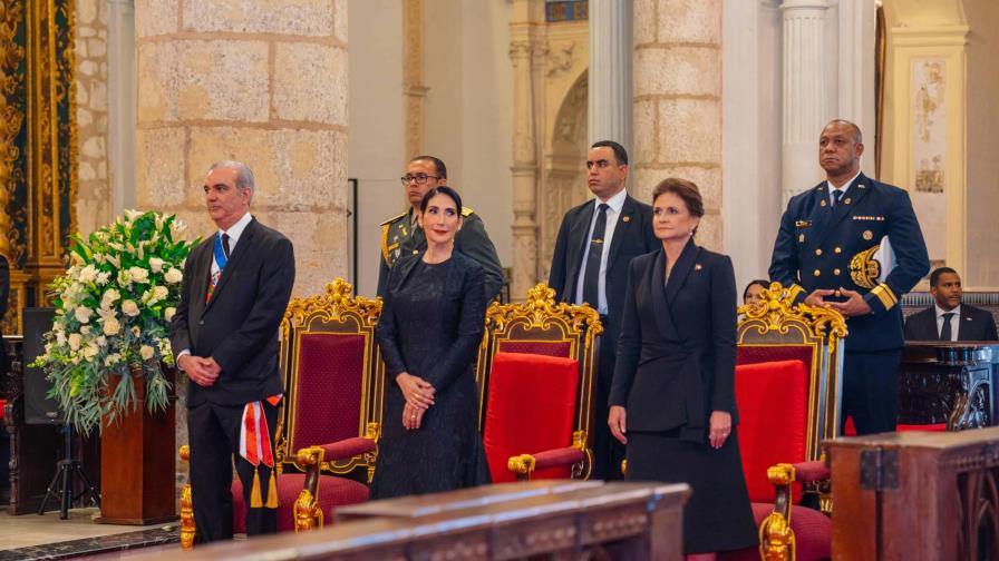 Abinader encabeza tedeum y ofrenda floral en el Altar de la Patria