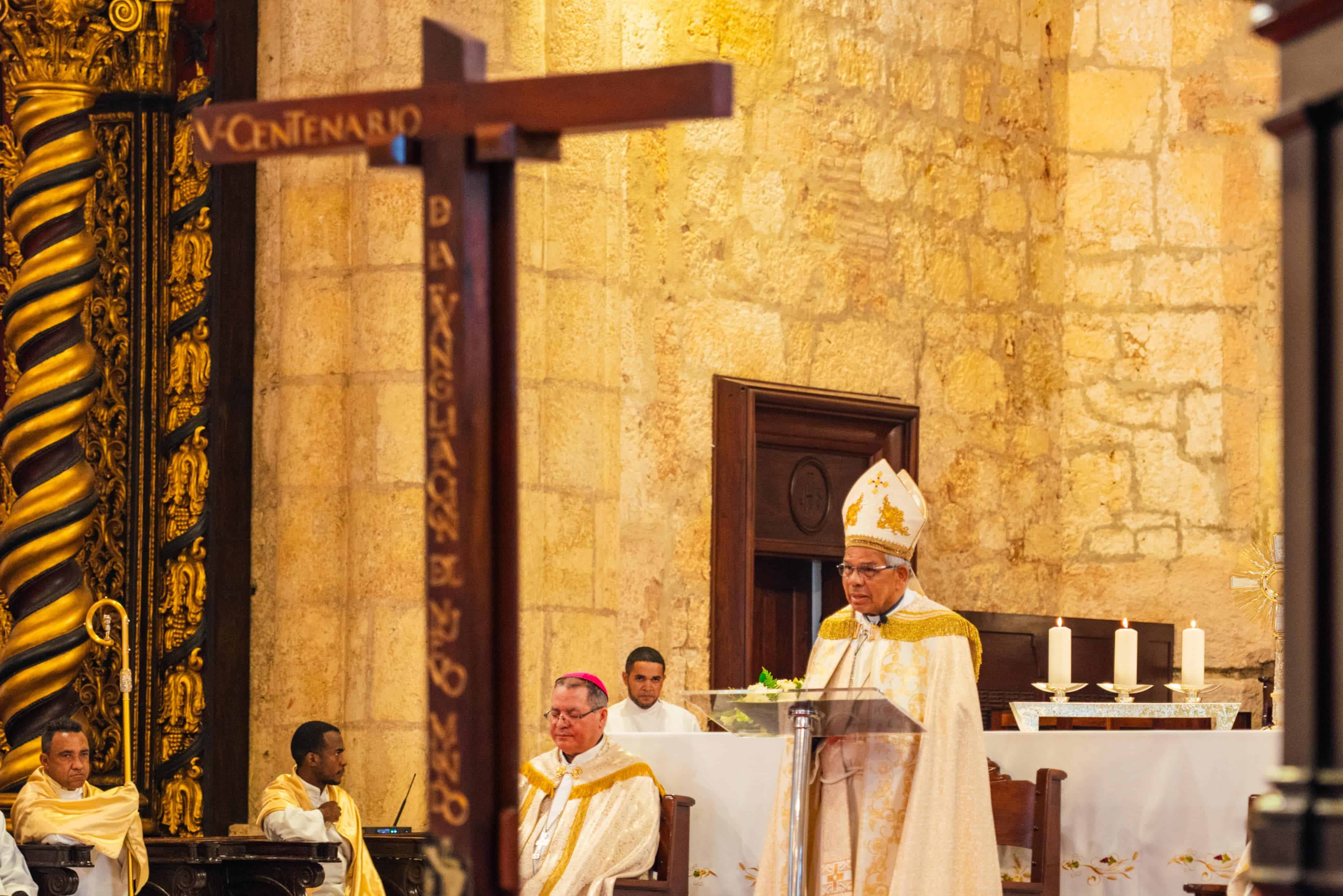 Imagen del monseñor Osoria arzobispo metropolitano, monseñor Francisco Ozoria.