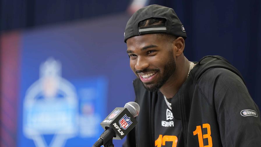 Shedeur Sanders afirma que mentalidad de su padre lo llevó a titularidad con Browns