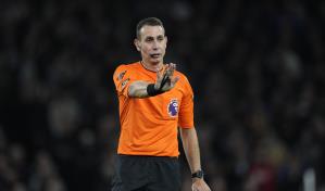 UEFA veta al árbitro inglés David Coote hasta 2026